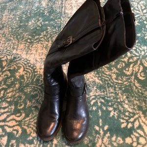 Bare traps knee highs boots. Size 10M.